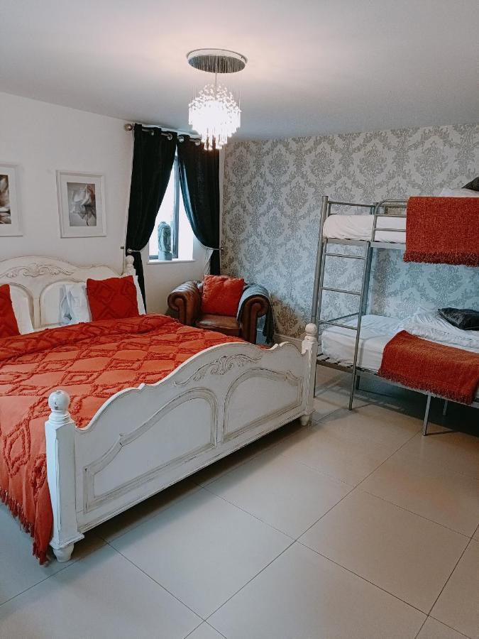 The White Dove Bed And Breakfast With Glamping Newark Showground Esterno foto