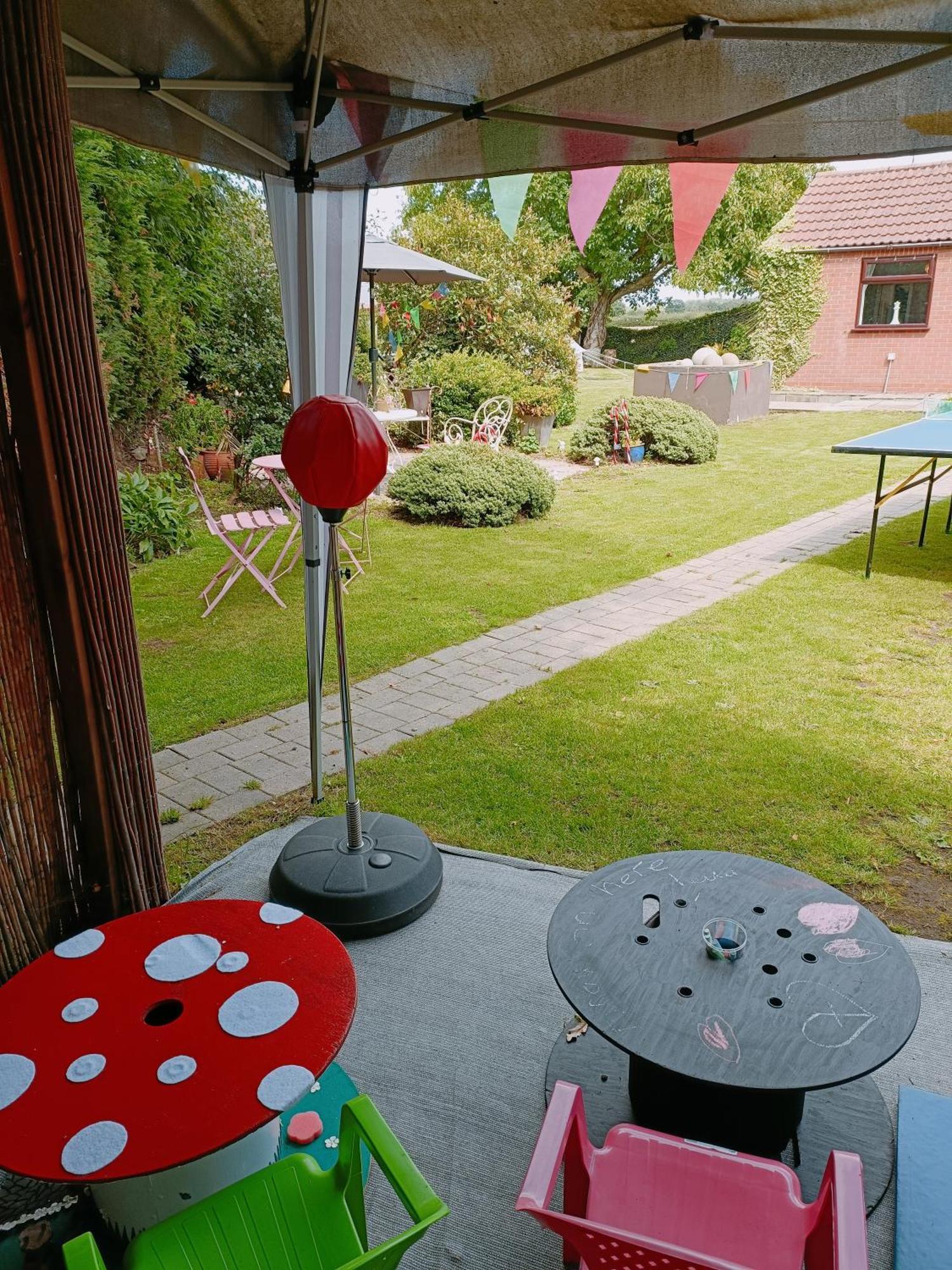 The White Dove Bed And Breakfast With Glamping Newark Showground Esterno foto
